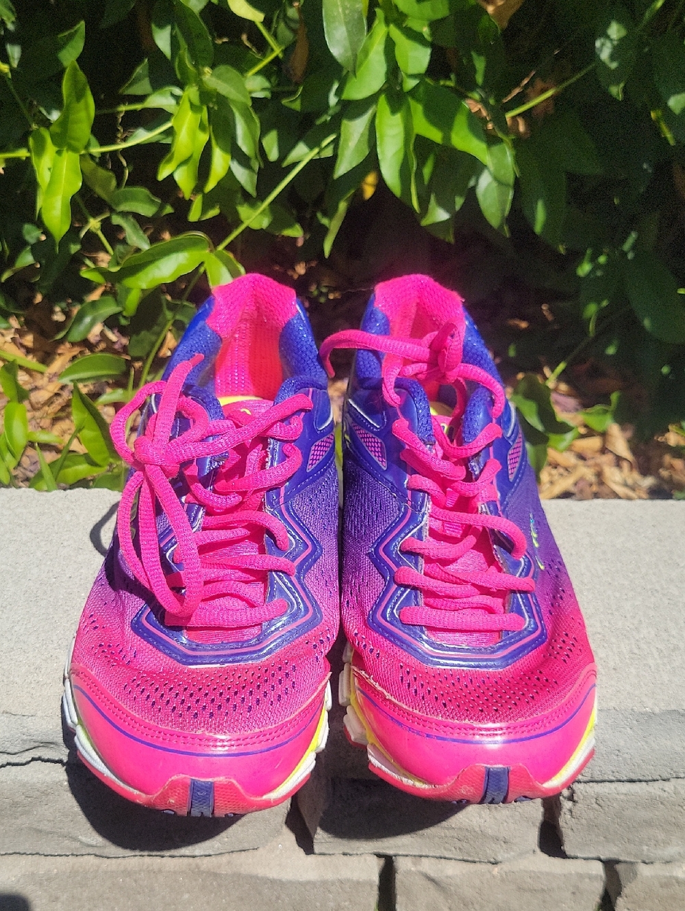 Fila Women's Pink and Blue Ombre Memory Foam Athletic Shoes Sz 7.5